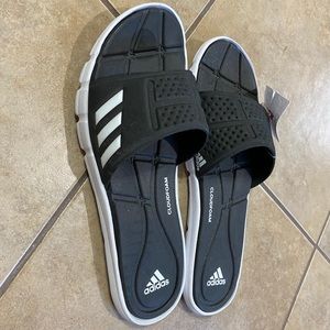 NWT Adidas Cloud foam sliders - Size 8